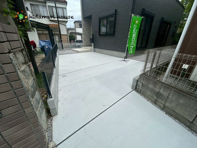 北区日進町①　新築未入居　01の駐車場