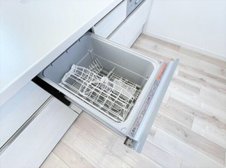 【キッチン】 | レイディアントシティ横濱カルティエ6 | 手洗いよりも短時間で高い除菌効果が期待できます。
※令和5年10月時点のリフォーム後写真