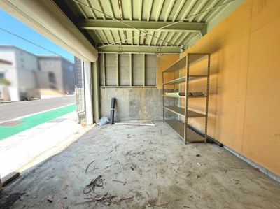 【収納】 | 津市河芸町千里ヶ丘 | ガレージ横の倉庫