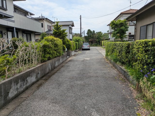 【前面道路含む現地写真】 | 東金市藤下飛地　中古戸建