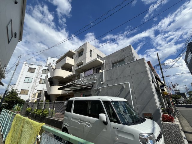 ユートピアハイツ金剛の外観