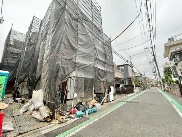 北区上十条4丁目　新築戸建　残1棟の前面道路含む現地写真|現地写真

ご内見希望・資料請求などお気軽にお問い合わせ下さい！
03-5990-5201