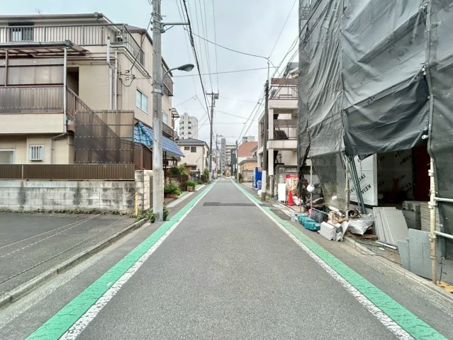 北区上十条4丁目　新築戸建　残1棟の前面道路含む現地写真|現地写真

ご内見希望・資料請求などお気軽にお問い合わせ下さい！
03-5990-5201