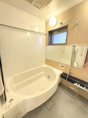 エバーライフ久留米南の浴室|追い焚き・浴室乾燥機付きのお風呂です♪