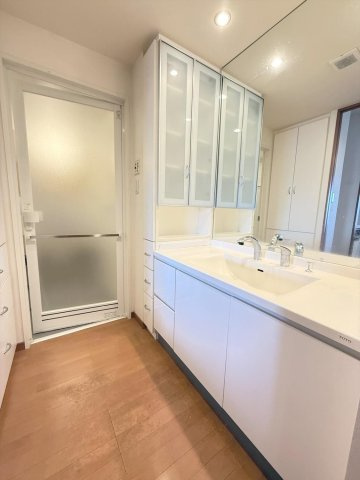 エバーライフ久留米南の洗面所|広い洗面スペースです★