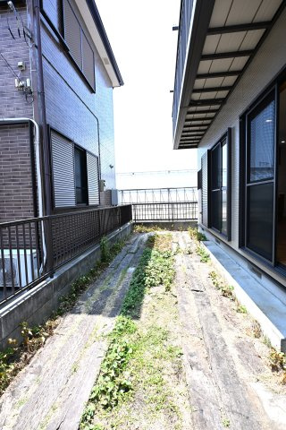 茅ヶ崎市萩園　戸建の駐車場