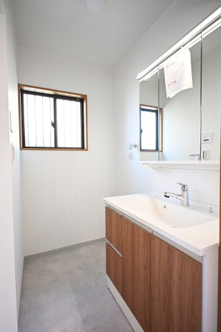 茅ヶ崎市萩園　戸建の独立洗面台