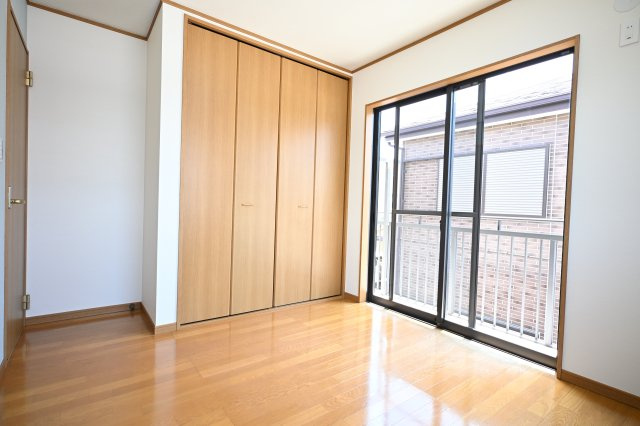 茅ヶ崎市萩園　戸建の洋室