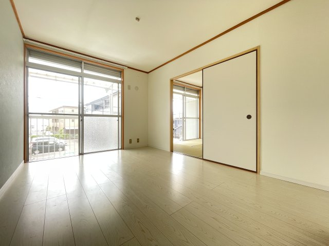 第二奥村ハイツの洋室|広々とした洋室です