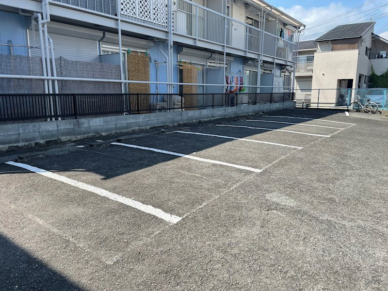 第二奥村ハイツの駐車場|駐車場完備です