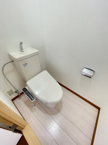 第二奥村ハイツのトイレ|シンプルで使いやすいトイレです