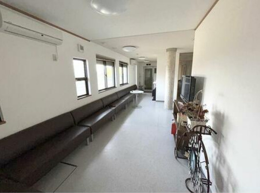 東郷町春木追分診療所のロビー