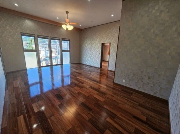 名谷町戸建の内装