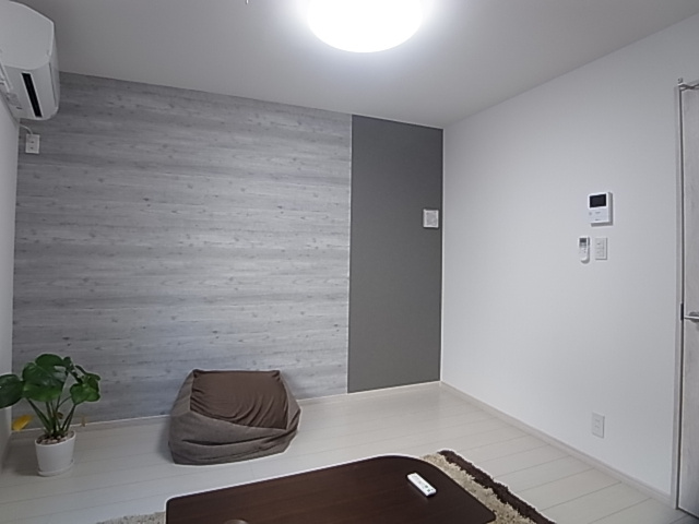 神戸市兵庫区会下山町２丁目のアパートの居間・リビング|リビング