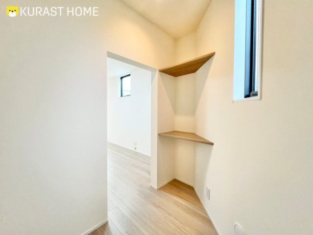 京都市右京区西京極堤下町　新築戸建の収納|LDKパントリー