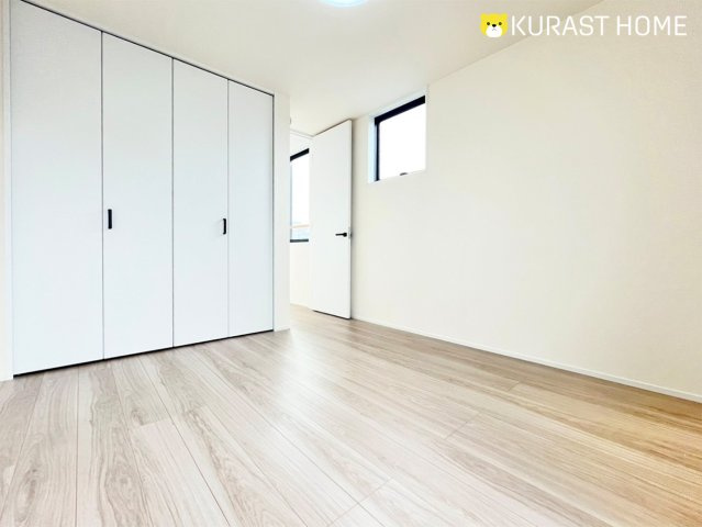 京都市右京区西京極堤下町　新築戸建の洋室