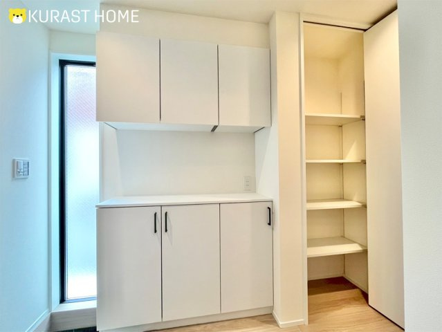 京都市右京区西京極堤下町　新築戸建の収納