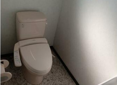 知立谷田倉庫付貸事務所のトイレ