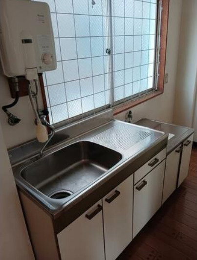 知立谷田倉庫付貸事務所のキッチン