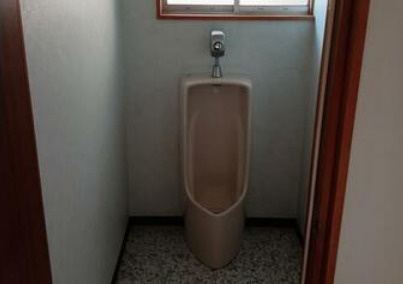 知立谷田倉庫付貸事務所のトイレ