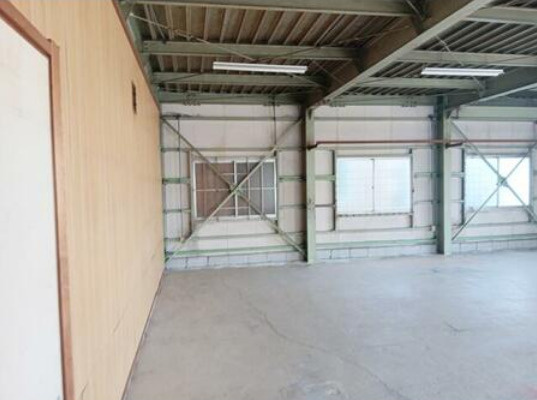 知立谷田倉庫付貸事務所の内装