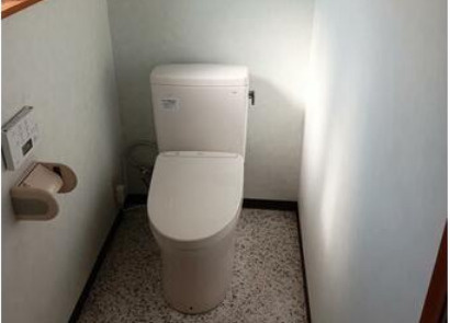 知立谷田倉庫付貸事務所のトイレ