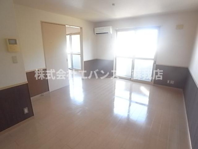  | アベニューヴィラI