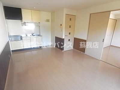 【居間・リビング】 | アベニューヴィラI | 使いやすいリビングです