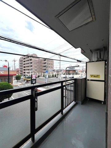 【バルコニー】 | 陽当り・通風共に良好！洗濯物が気持ち良く乾くワイドバルコニー◎