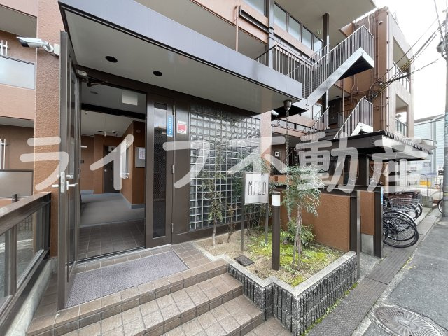 ニードハイツのエントランス|落ち着いたエントランスです