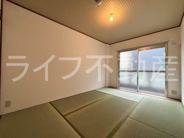 ニードハイツの和室|和室ならではの温かな和の空間で寛ぎの時間を過ごせます