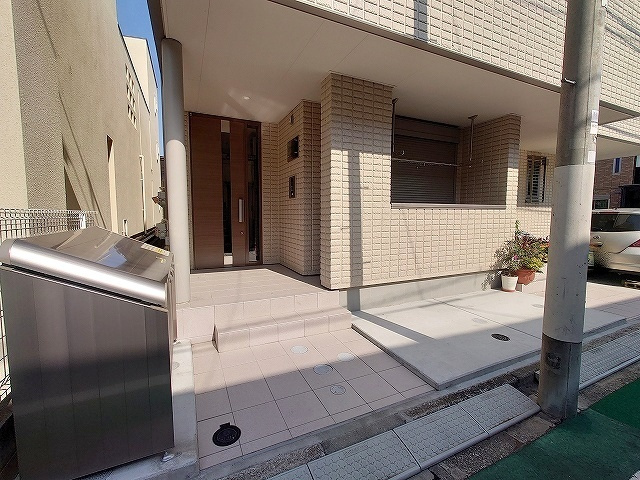 Clair Maison 千川のエントランス