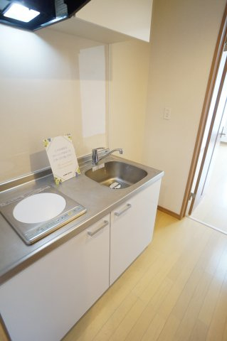 船橋市前原西１丁目のアパートのキッチン|火の使いないＩＨコンロ※写真は別タイプのお部屋です。
