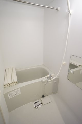 船橋市前原西１丁目のアパートの浴室|きれいなお風呂です※写真は別タイプのお部屋です。