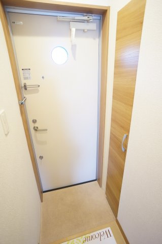 船橋市前原西１丁目のアパートの玄関|シューズボックスあります！※写真は別タイプのお部屋です。