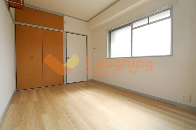 里村ビルの居間・リビング|こちらの居間で趣味の時間をお楽しみください