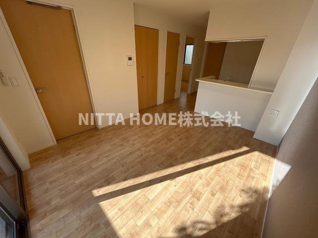 Ｃａｓａ美輪Ⅰの居間・リビング|1階はテラス付きです!(^^)!