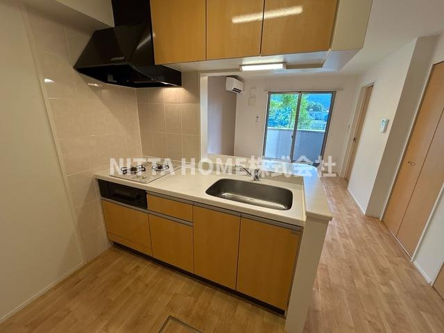 Ｃａｓａ美輪Ⅰのキッチン|2口ガスコンロ付きのシステムキッチン◇