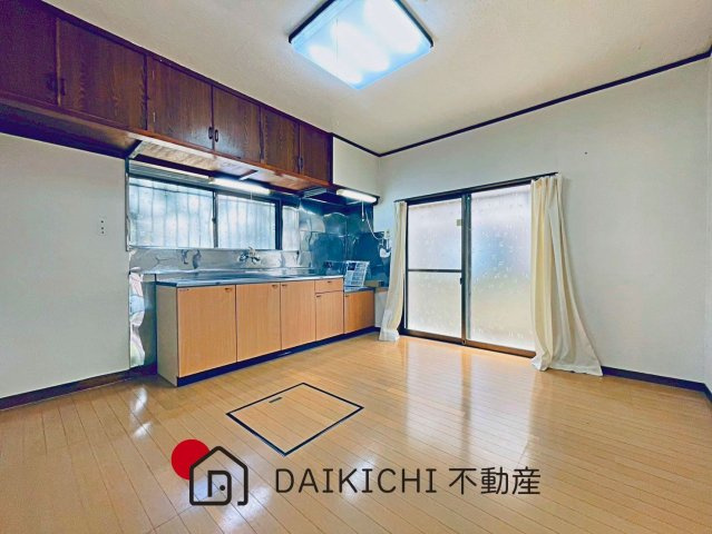 【居間・リビング】 | 川島町下伊草　中古戸建