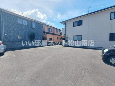 【駐車場】 | グランシャリオ南斎院