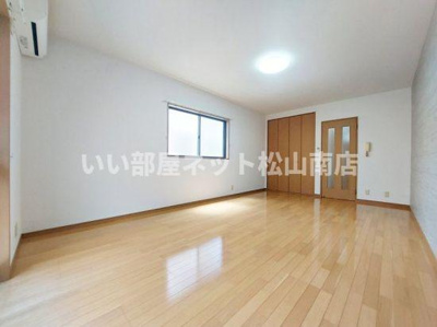 【居間・リビング】 | グランシャリオ南斎院