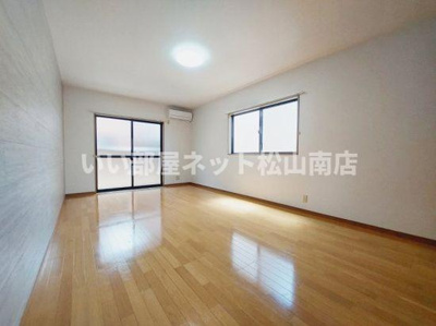 【居間・リビング】 | グランシャリオ南斎院