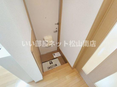 【玄関】 | グランシャリオ南斎院