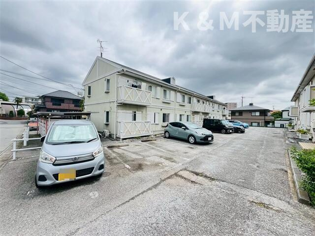 メゾン旭Ｃ棟の駐車場|駐車場完備です