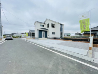 【前面道路含む現地写真】