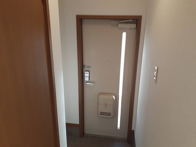 収納もある玄関です