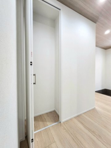 RESET HOUSE－リセットハウス－若松区新大谷町【若松区　中古戸建】の収納|1階通路にも便利な収納完備♪　【若松区　中古戸建】