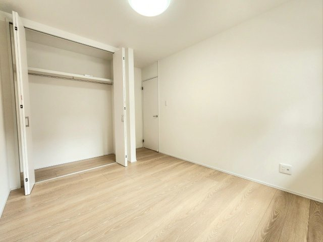 RESET HOUSE－リセットハウス－若松区新大谷町【若松区　中古戸建】の洋室|2階5.6帖洋室は供部屋にちょうどいい広さ♪　【若松区　中古戸建】