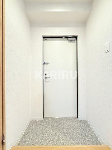 ソリティア桃谷の玄関