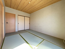 フローリングだけでなく、和室もあります